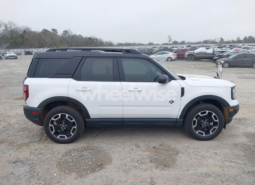 Photo 13 of 2024 Ford Bronco SPORT OUTER BANKS (VIN 3FMCR9C63RRE32811)