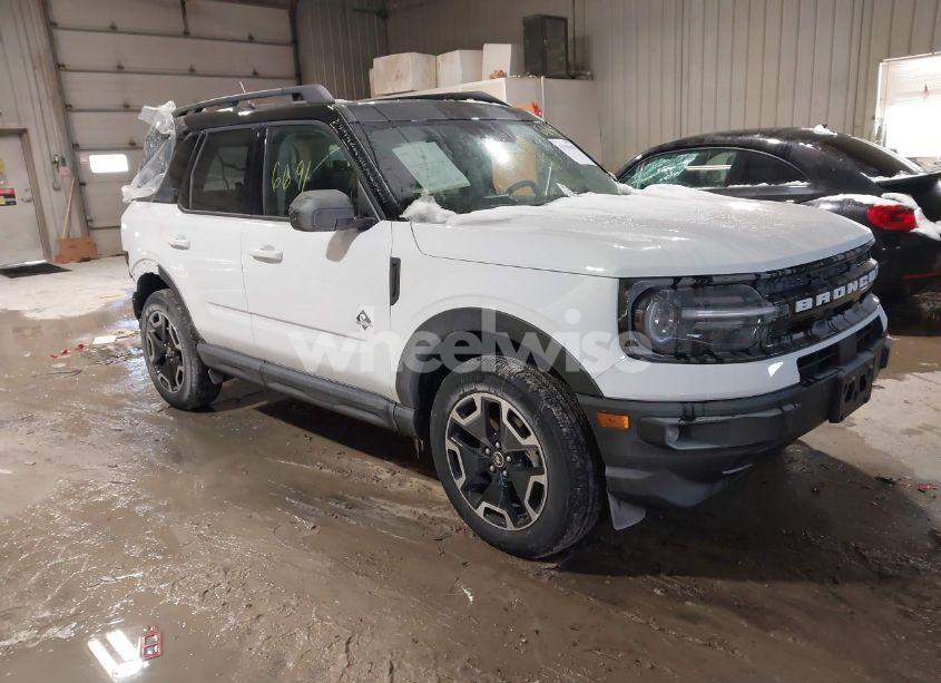 2024 Ford Bronco SPORT OUTER BANKS (VIN 3FMCR9C64RRF49748) main photo