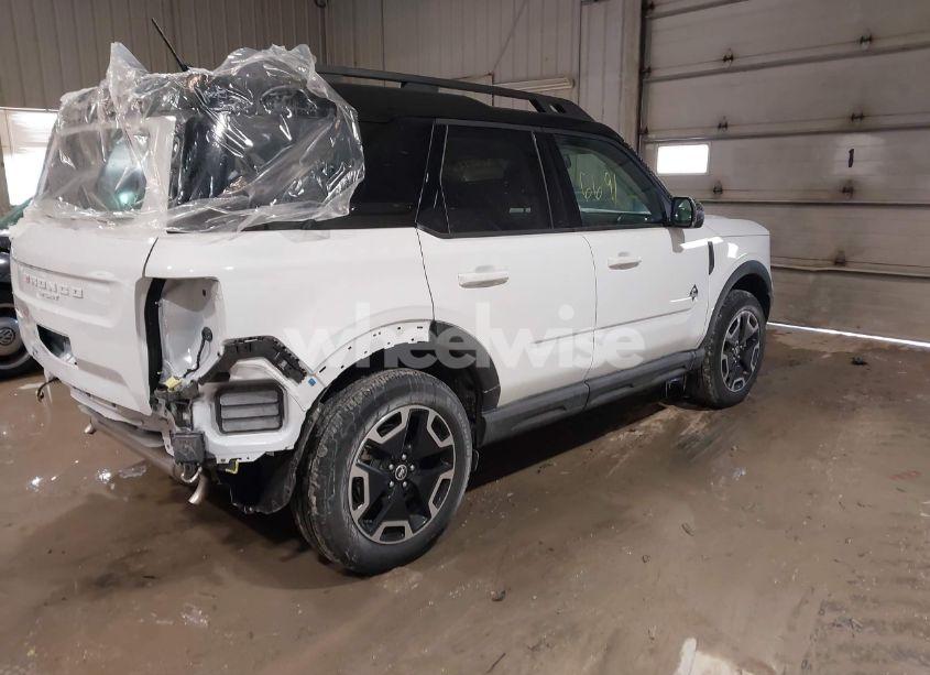 Photo 4 of 2024 Ford Bronco SPORT OUTER BANKS (VIN 3FMCR9C64RRF49748)