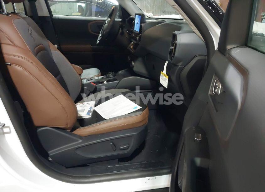 Photo 5 of 2024 Ford Bronco SPORT OUTER BANKS (VIN 3FMCR9C64RRF49748)