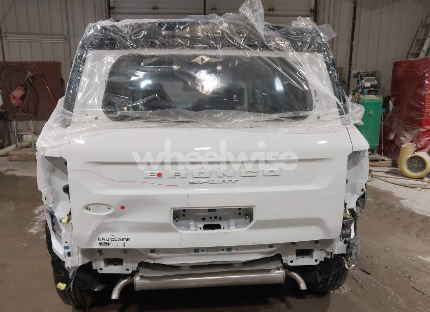 Photo 6 of 2024 Ford Bronco SPORT OUTER BANKS (VIN 3FMCR9C64RRF49748)