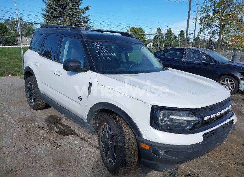 2021 Ford Bronco SPORT OUTER BANKS (VIN 3FMCR9C65MRB05822) main photo