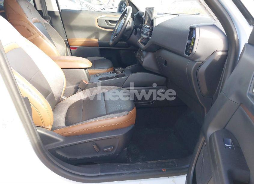 Photo 5 of 2021 Ford Bronco SPORT OUTER BANKS (VIN 3FMCR9C65MRB05822)