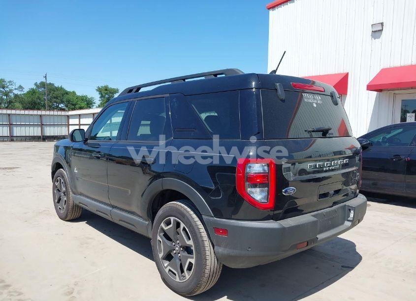 Photo 3 of 2024 Ford Bronco SPORT OUTER BANKS (VIN 3FMCR9C65RRF36152)