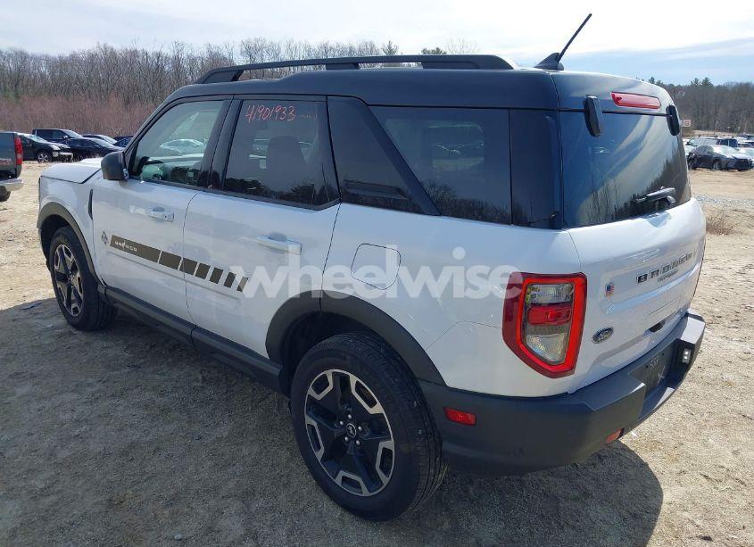 Photo 3 of 2021 Ford Bronco SPORT OUTER BANKS (VIN 3FMCR9C66MRA02537)