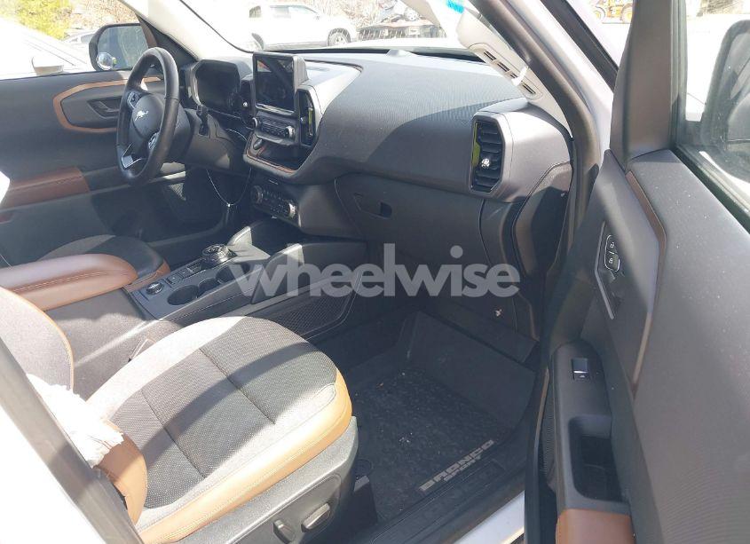 Photo 5 of 2021 Ford Bronco SPORT OUTER BANKS (VIN 3FMCR9C66MRA02537)