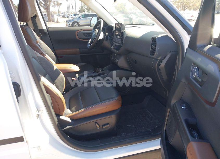 Photo 5 of 2021 Ford Bronco SPORT OUTER BANKS (VIN 3FMCR9C66MRB00502)