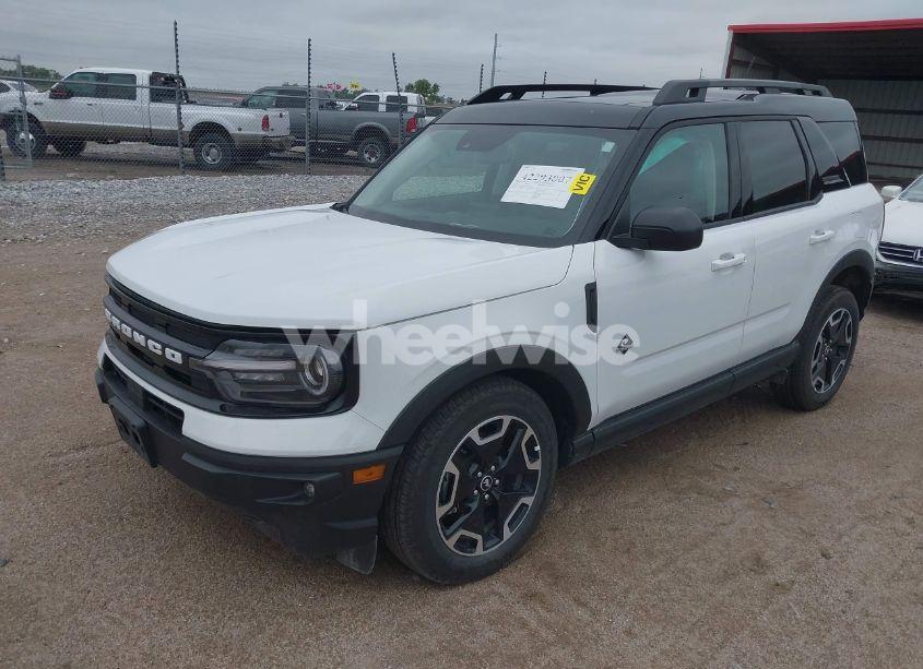 Photo 2 of 2024 Ford Bronco SPORT OUTER BANKS (VIN 3FMCR9C66RRE99306)