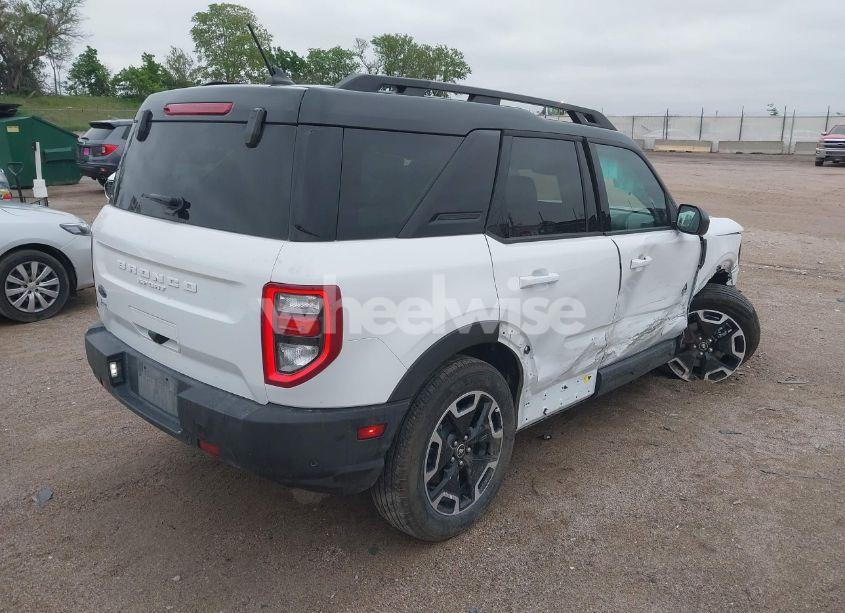 Photo 4 of 2024 Ford Bronco SPORT OUTER BANKS (VIN 3FMCR9C66RRE99306)