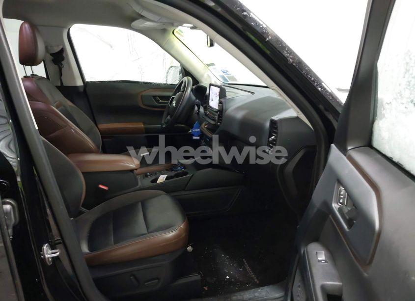 Photo 5 of 2021 Ford Bronco SPORT OUTER BANKS (VIN 3FMCR9C67MRA70765)