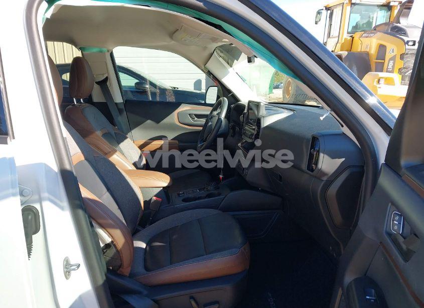 Photo 5 of 2022 Ford Bronco SPORT OUTER BANKS (VIN 3FMCR9C67NRD55841)