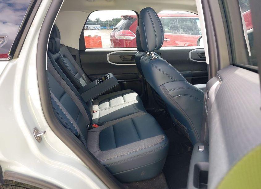 Photo 8 of 2024 Ford Bronco SPORT OUTER BANKS (VIN 3FMCR9C67RRE43312)