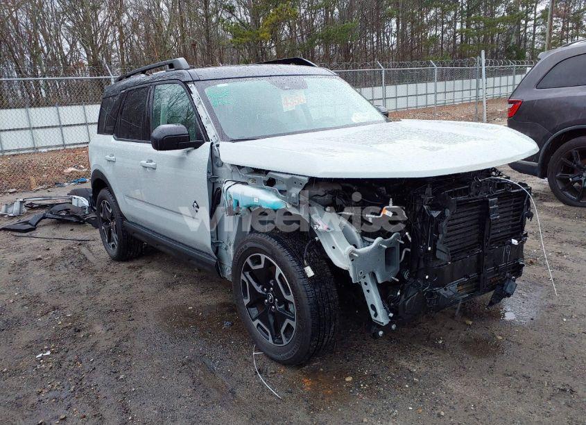 2022 Ford Bronco SPORT OUTER BANKS (VIN 3FMCR9C68NRD15879) main photo