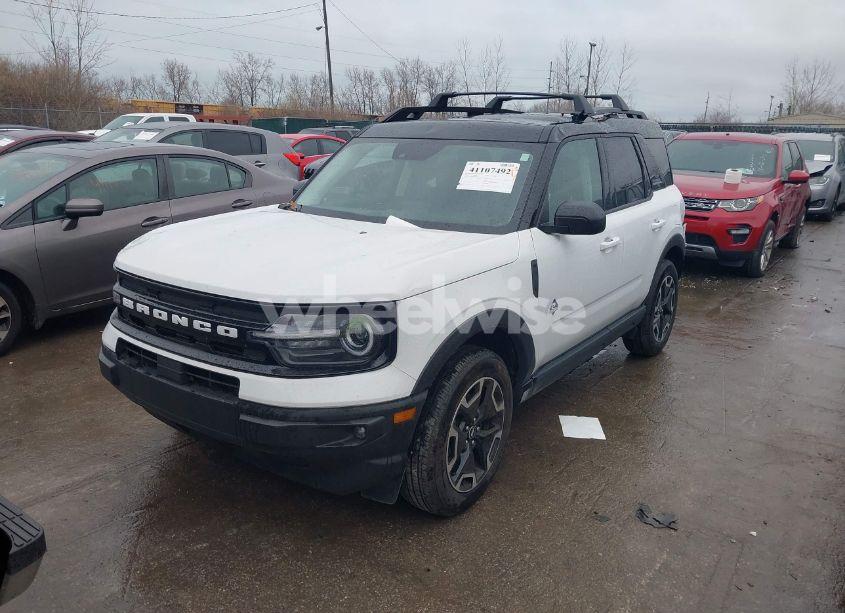 Photo 2 of 2024 Ford Bronco SPORT OUTER BANKS (VIN 3FMCR9C68RRE33484)