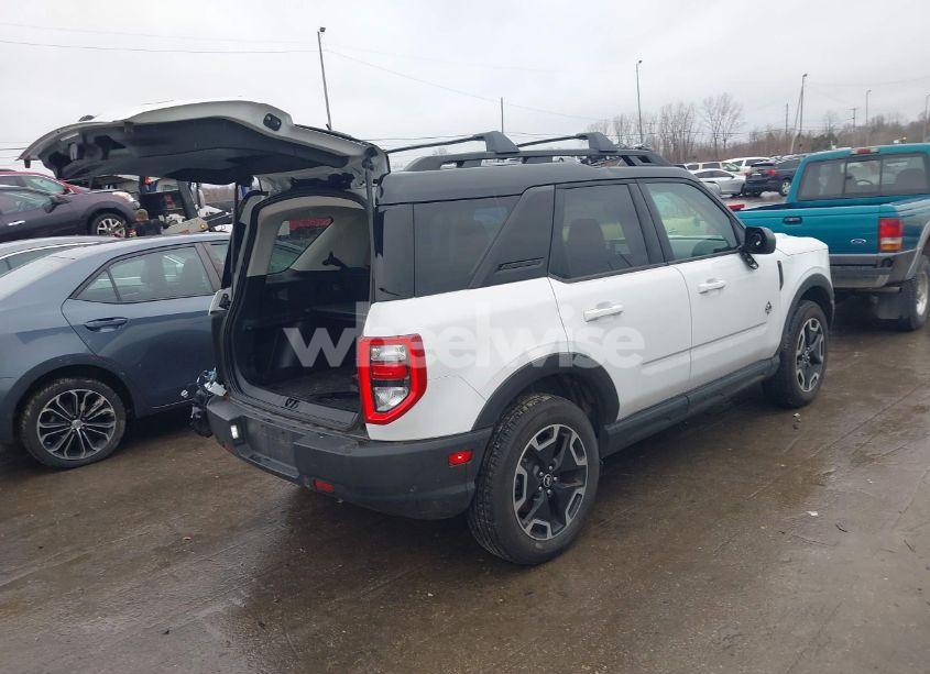 Photo 4 of 2024 Ford Bronco SPORT OUTER BANKS (VIN 3FMCR9C68RRE33484)