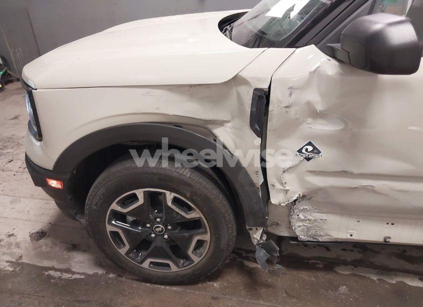 Photo 6 of 2024 Ford Bronco SPORT OUTER BANKS (VIN 3FMCR9C68RRE76285)