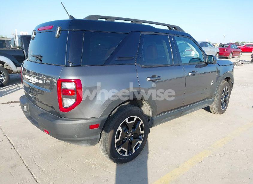 Photo 4 of 2024 Ford Bronco SPORT OUTER BANKS (VIN 3FMCR9C69RRE76392)