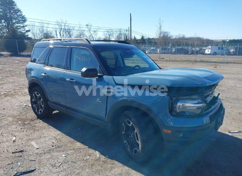 2021 Ford Bronco SPORT OUTER BANKS (VIN 3FMCR9C6XMRB02513) main photo