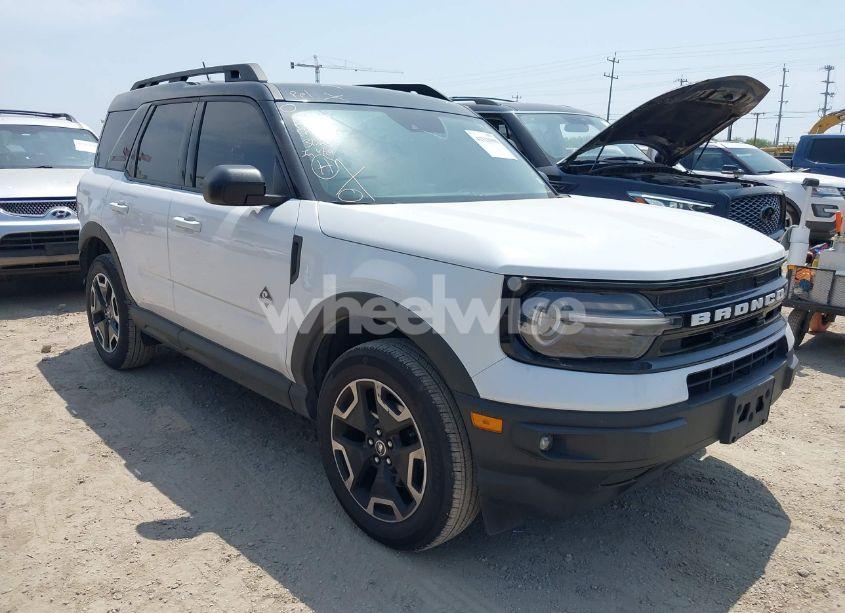 2022 Ford Bronco SPORT OUTER BANKS (VIN 3FMCR9C6XNRE27616) main photo