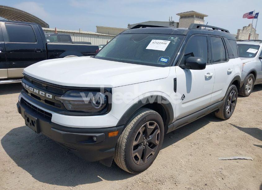 Photo 2 of 2022 Ford Bronco SPORT OUTER BANKS (VIN 3FMCR9C6XNRE27616)