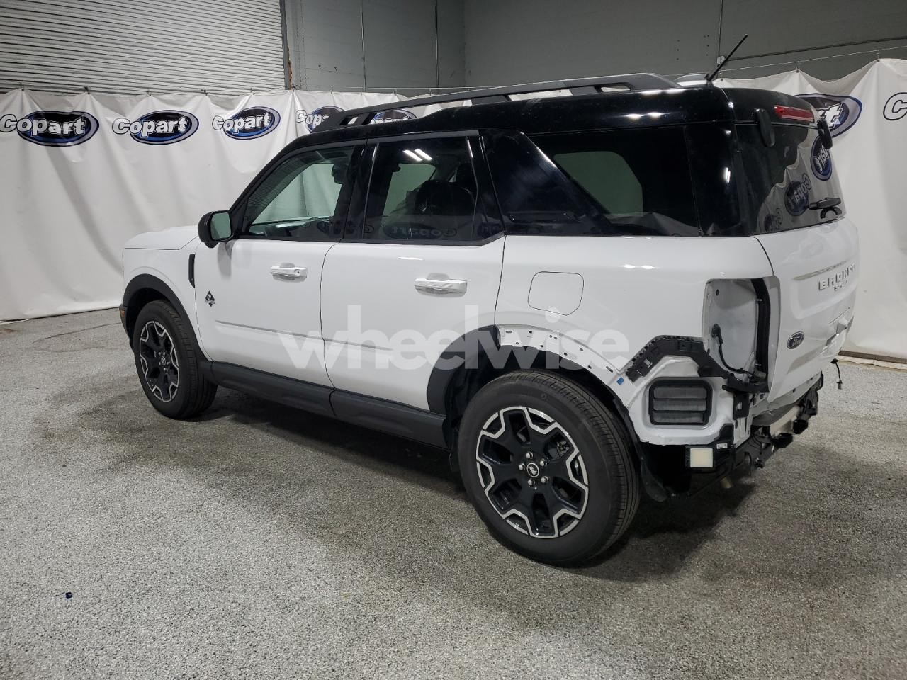 Photo 2 of 2025 FORD BRONCO SPORT OUTER BANKS (VIN 3FMCR9CN7SRE62858)