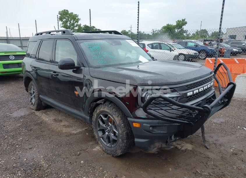 2021 Ford Bronco SPORT BADLANDS (VIN 3FMCR9D96MRA23090) main photo