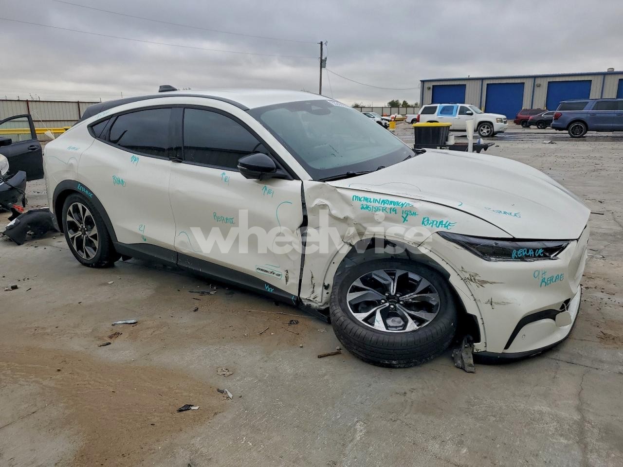 Photo 4 of 2025 FORD MUSTANG MACH-E SELECT (VIN 3FMTK1R41SMA04458)