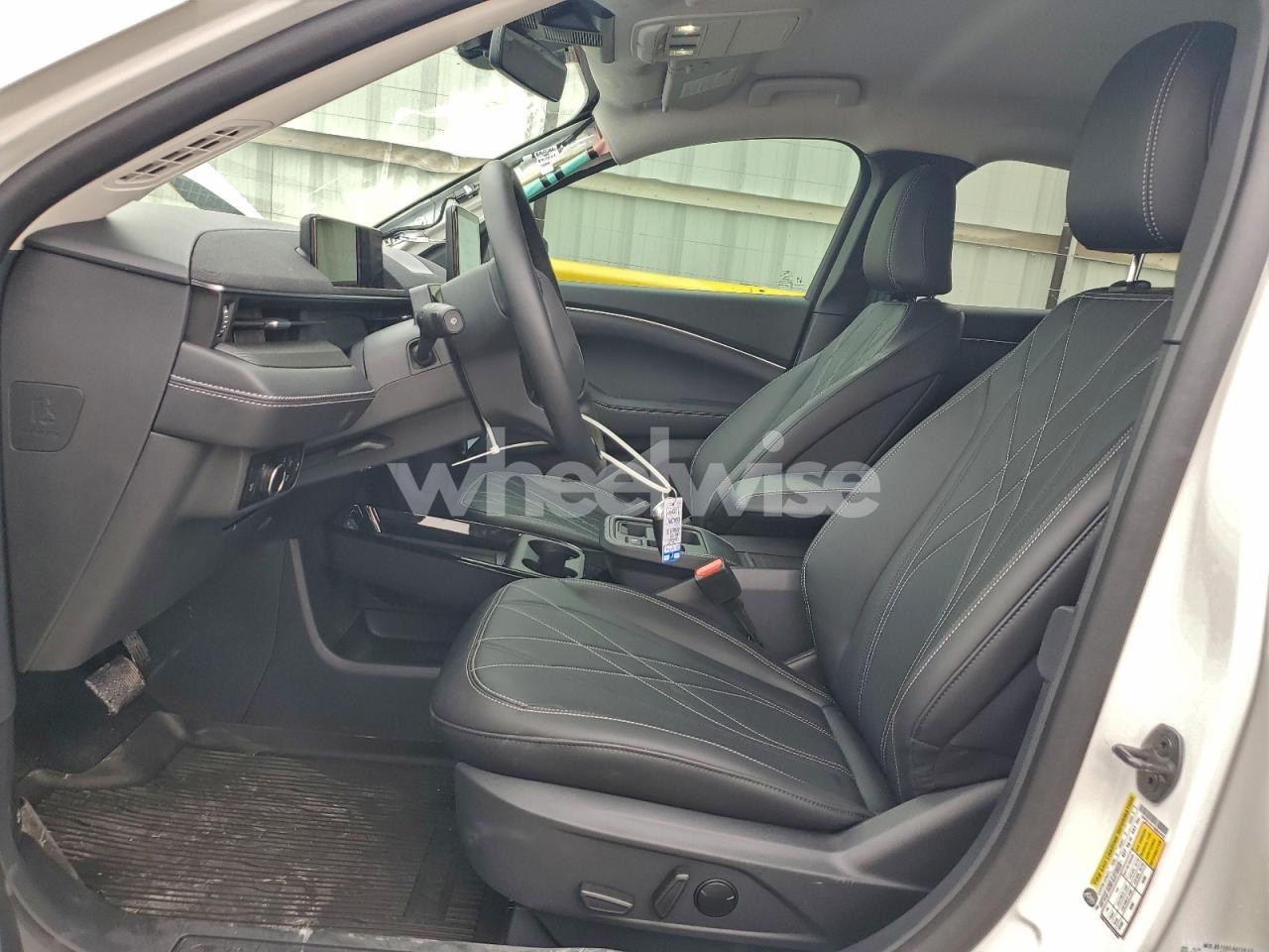 Photo 7 of 2025 FORD MUSTANG MACH-E SELECT (VIN 3FMTK1R41SMA04458)