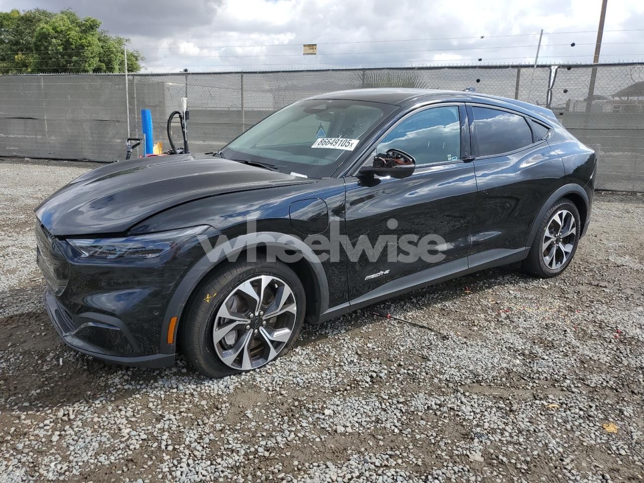 2024 FORD MUSTANG MACH-E SELECT N/A (VIN 3FMTK1R45RMA52491) main photo