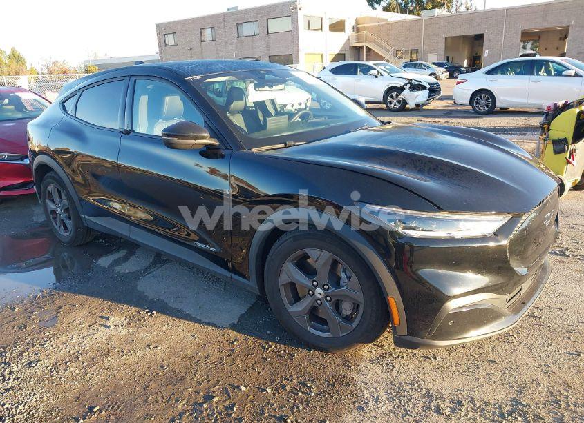 2022 Ford Mustang MACH-E SELECT (VIN 3FMTK1RM4NMA43033) main photo