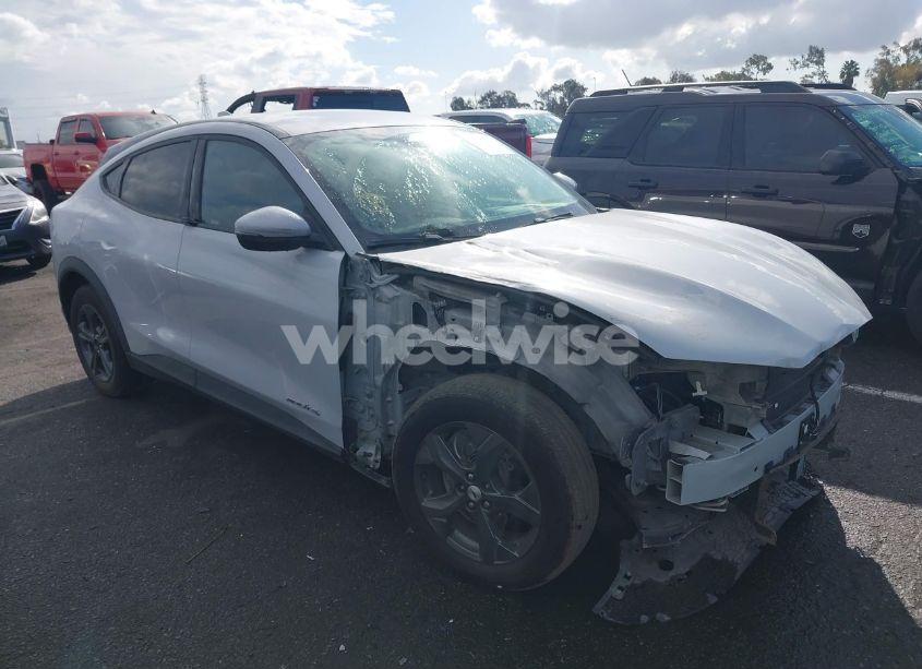 2022 Ford Mustang MACH-E SELECT (VIN 3FMTK1SS2NMA18639) main photo