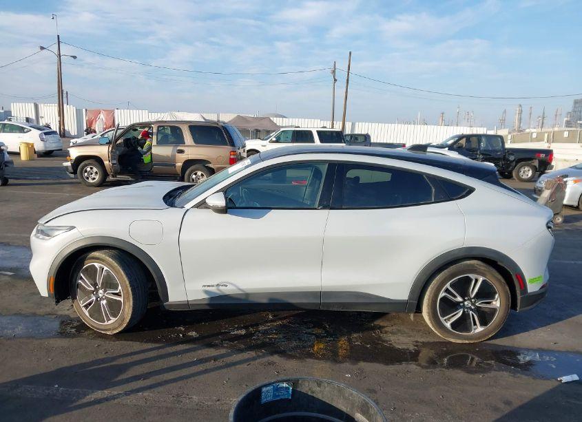 Photo 14 of 2021 Ford Mustang MACH-E SELECT (VIN 3FMTK1SSXMMA35042)