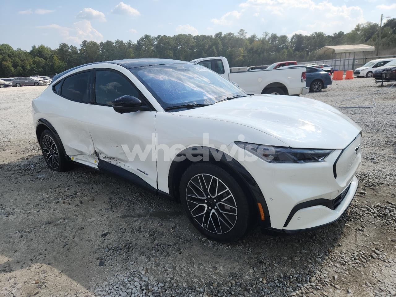 Photo 4 of 2024 FORD MUSTANG MACH-E PREMIUM N/A (VIN 3FMTK3R44RMA15802)