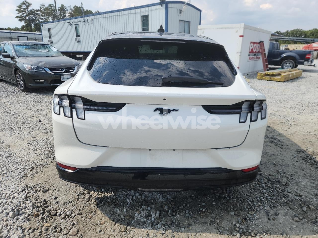 Photo 6 of 2024 FORD MUSTANG MACH-E PREMIUM N/A (VIN 3FMTK3R44RMA15802)