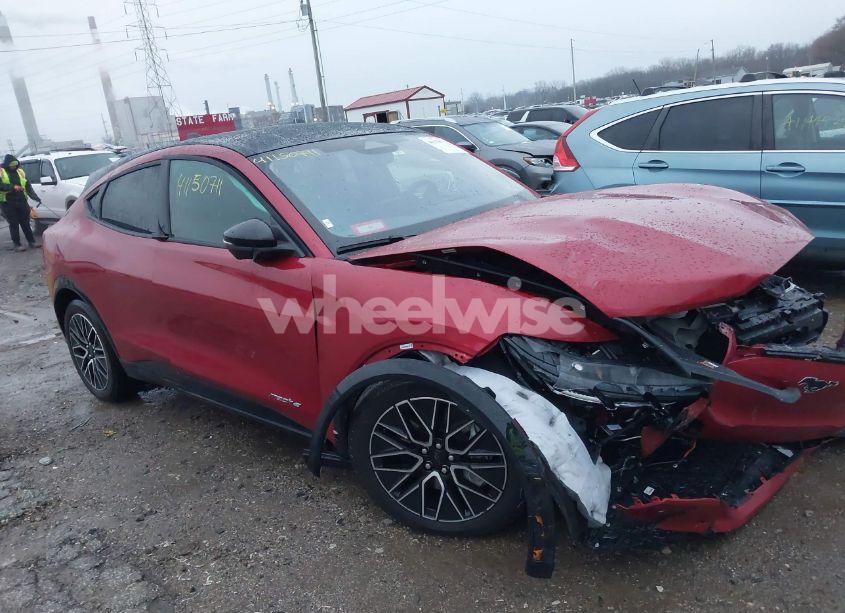 2024 Ford Mustang MACH-E PREMIUM (VIN 3FMTK3R45RMA21205) main photo