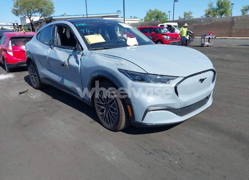 2024 Ford Mustang MACH-E PREMIUM (VIN 3FMTK3R45RMA27232) main photo