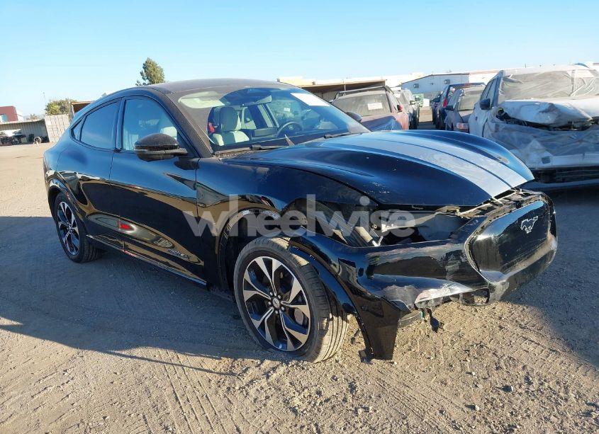 2022 Ford Mustang MACH-E PREMIUM (VIN 3FMTK3R71NMA02350) main photo