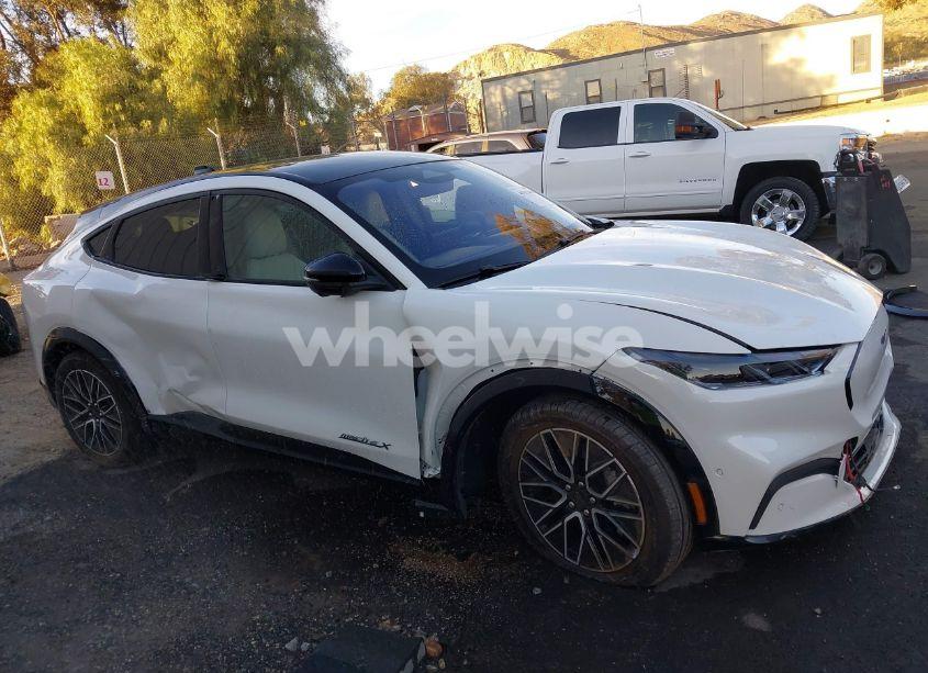 Photo 13 of 2024 Ford Mustang MACH-E PREMIUM (VIN 3FMTK3R72RMA31958)