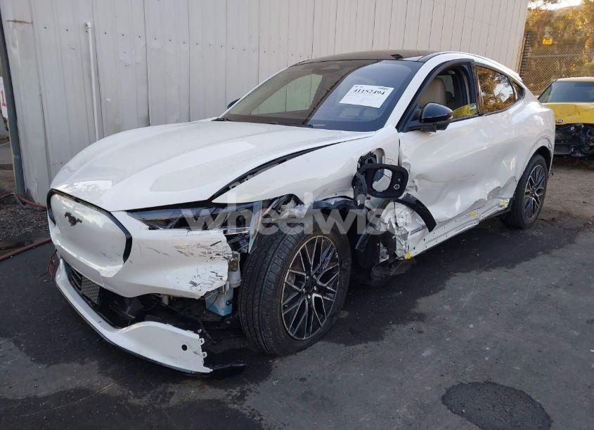 Photo 2 of 2024 Ford Mustang MACH-E PREMIUM (VIN 3FMTK3R72RMA31958)