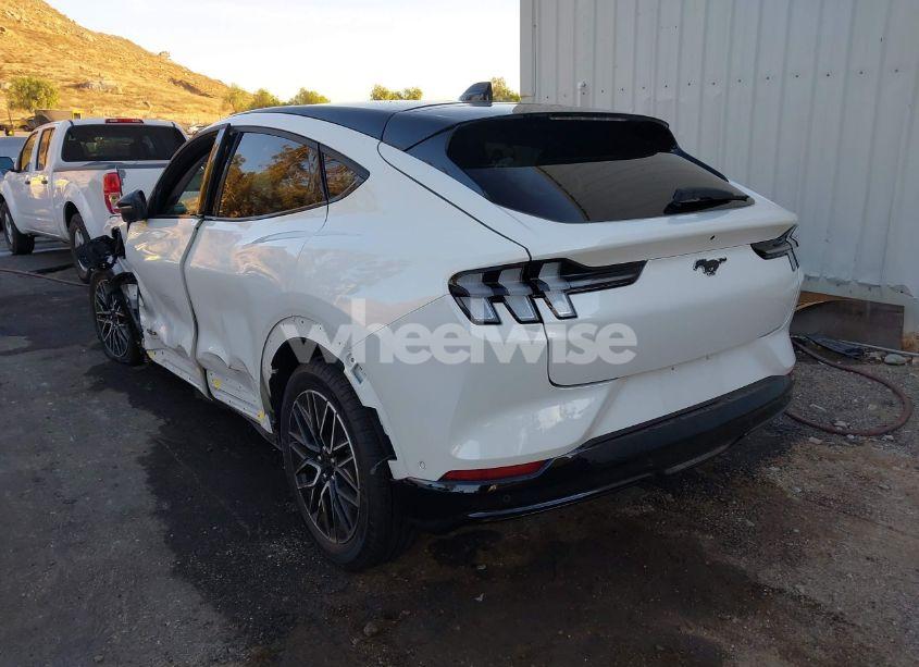 Photo 3 of 2024 Ford Mustang MACH-E PREMIUM (VIN 3FMTK3R72RMA31958)