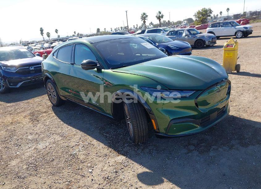 2024 Ford Mustang MACH-E PREMIUM (VIN 3FMTK3R73RMA32486) main photo