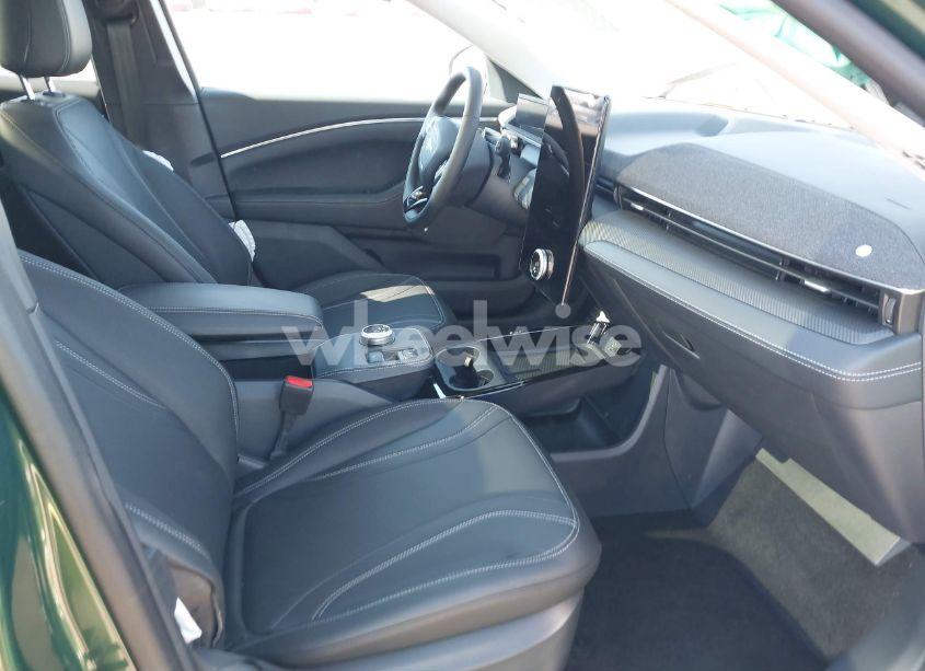 Photo 5 of 2024 Ford Mustang MACH-E PREMIUM (VIN 3FMTK3R73RMA32486)