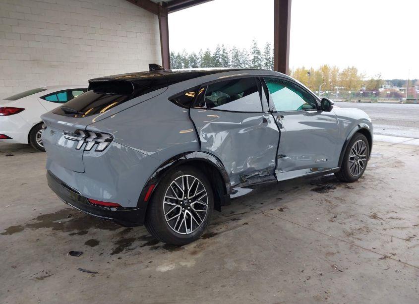 Photo 4 of 2024 Ford Mustang MACH-E PREMIUM (VIN 3FMTK3R75RMA01501)
