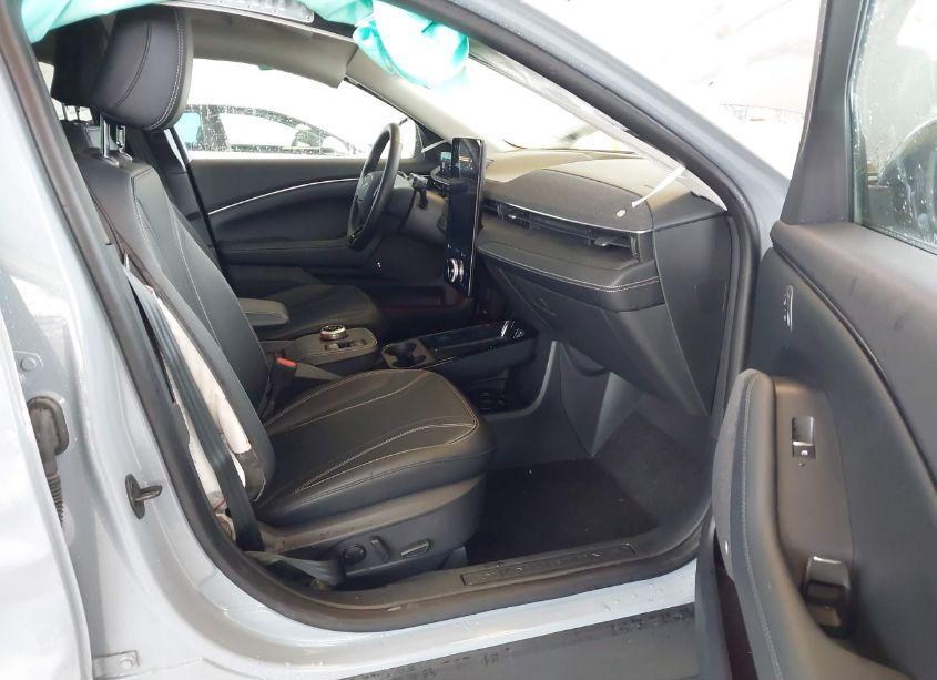 Photo 5 of 2024 Ford Mustang MACH-E PREMIUM (VIN 3FMTK3R75RMA01501)