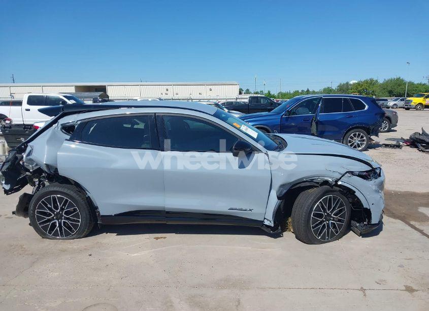 Photo 13 of 2024 Ford Mustang MACH-E PREMIUM (VIN 3FMTK3R78RMA29034)