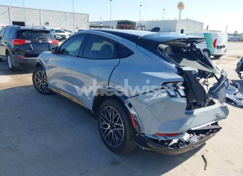 Photo 3 of 2024 Ford Mustang MACH-E PREMIUM (VIN 3FMTK3R78RMA29034)