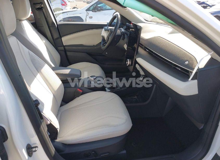 Photo 5 of 2024 Ford Mustang MACH-E PREMIUM (VIN 3FMTK3R78RMA37392)