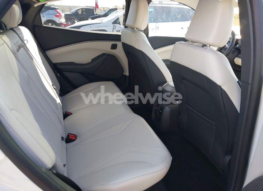 Photo 8 of 2024 Ford Mustang MACH-E PREMIUM (VIN 3FMTK3R78RMA37392)