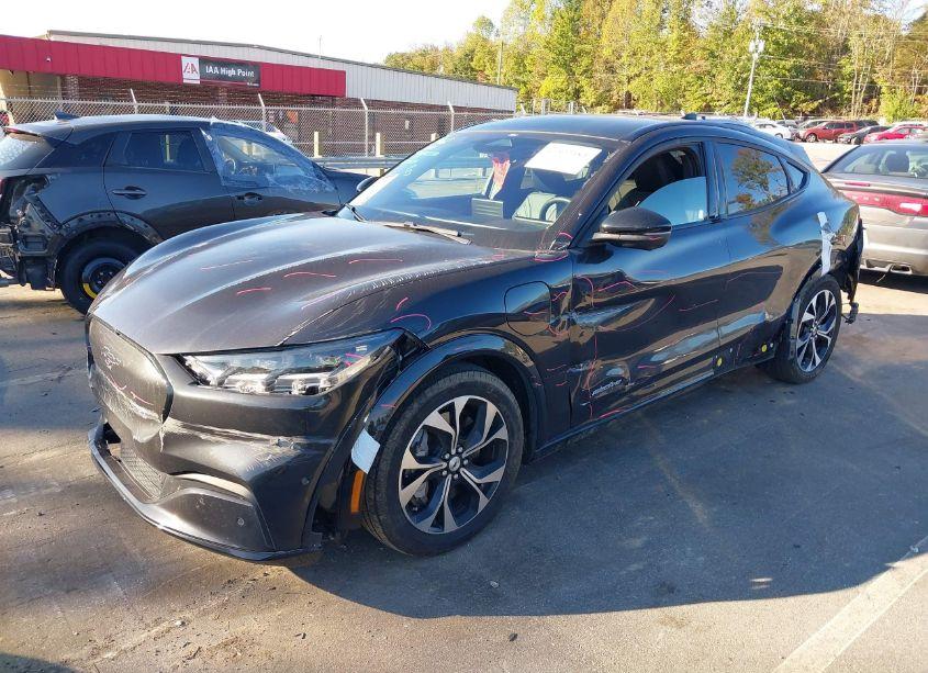 Photo 2 of 2022 Ford Mustang MACH-E PREMIUM (VIN 3FMTK3R7XNMA47657)