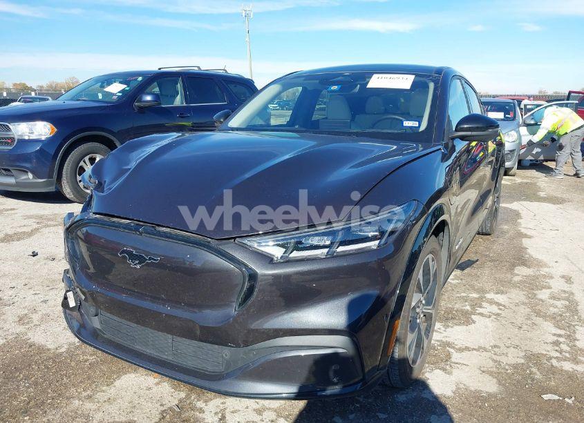 Photo 2 of 2022 Ford Mustang MACH-E PREMIUM (VIN 3FMTK3RM1NMA56947)